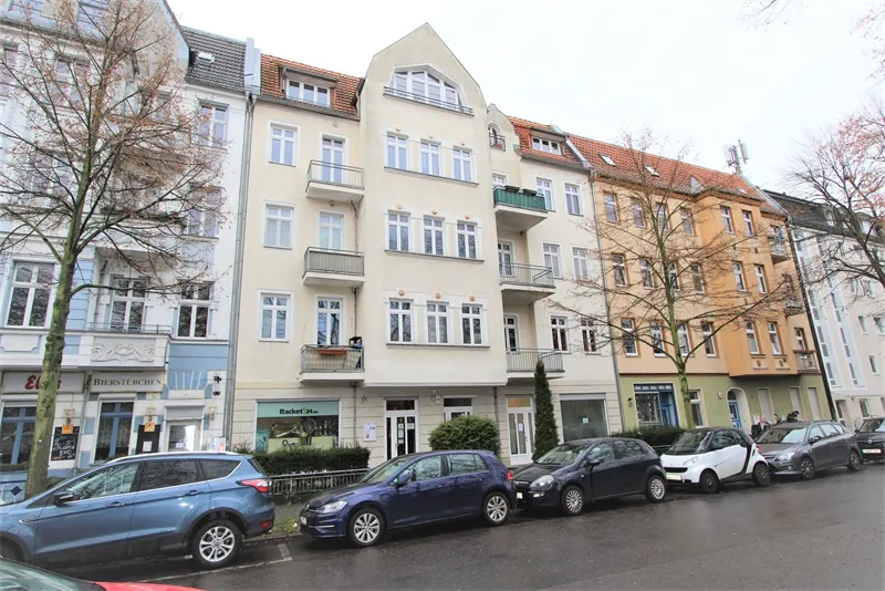 Großzügige 4-Zimmer-Dachgeschosswohnung mit Balkon! Befristeter Vertrag! — photo 1